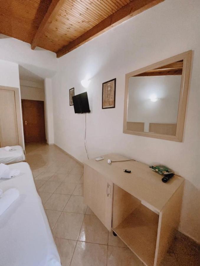 Hotel Belle Vue Dhërmi Esterno foto