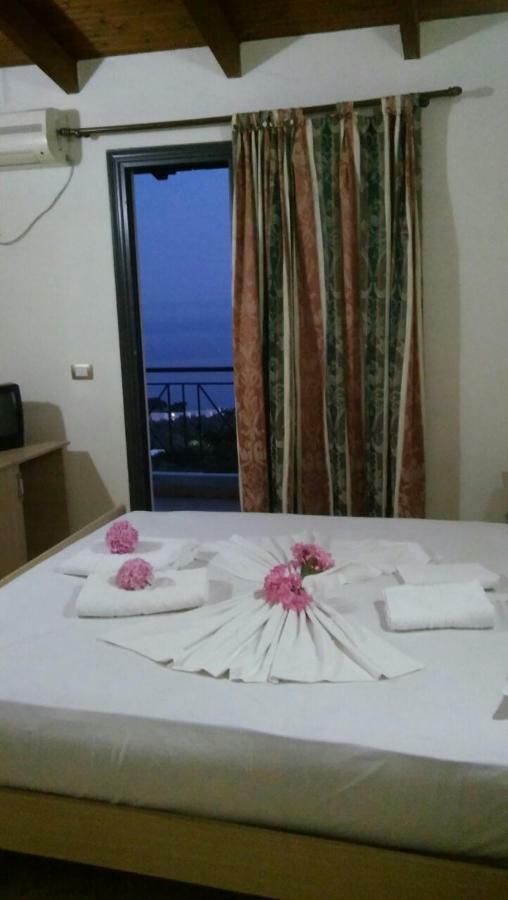 Hotel Belle Vue Dhërmi Esterno foto